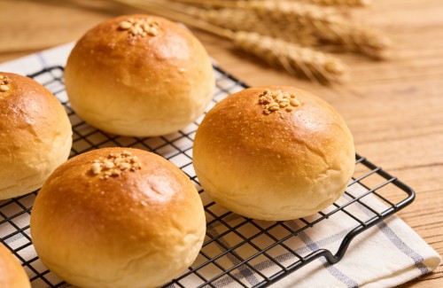 Emulsifier in breads
